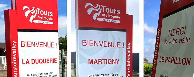 Les totems situés aux entrées et sorties des parcs d'activités de Tours Métropole Val de Loire changent d'identité graphique et nous sommes chargés de leur appliquer de nouveaux adhésifs.