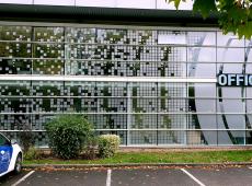Effet "pixel art" en vitrophanie pour l'Office Notarial de Saint-Cyr-sur-Loire (37)