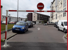 Remise en forme pour ces portiques situés dans la ville de Joué-lès-Tours qui avaient subis des dégradations. Nous avons installés de nouveaux portiques et réalisé les panneaux de police associés. #signalisation #portique #jouelestours