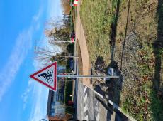 Nous réalisations la pose complète des ensembles de signalisation, comme ici pour la ville de Chambray-lès-Tours.