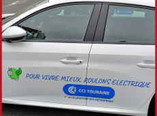  Petit covering pour la CCI Touraine afin de valoriser les énergies propres de leurs différents véhicules.