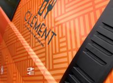 Nous avons réalisé le total covering du véhicule MAISON CLÉMENT dans de magnifiques teintes d'orange.